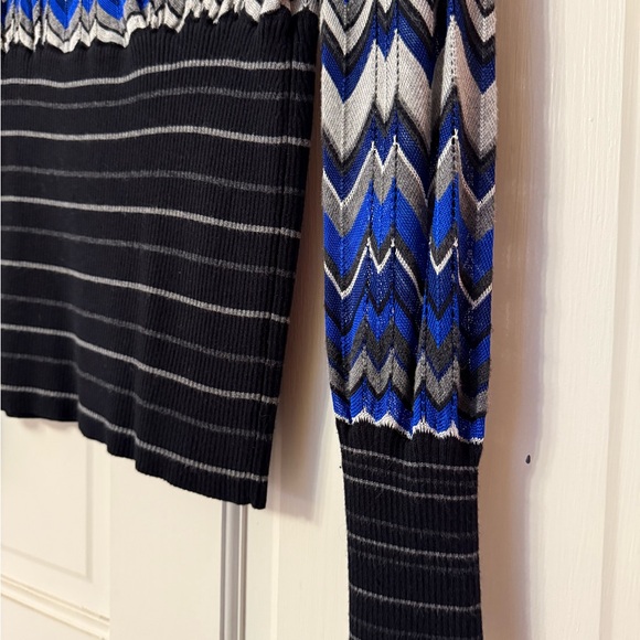 Top - Picture 3 of 6